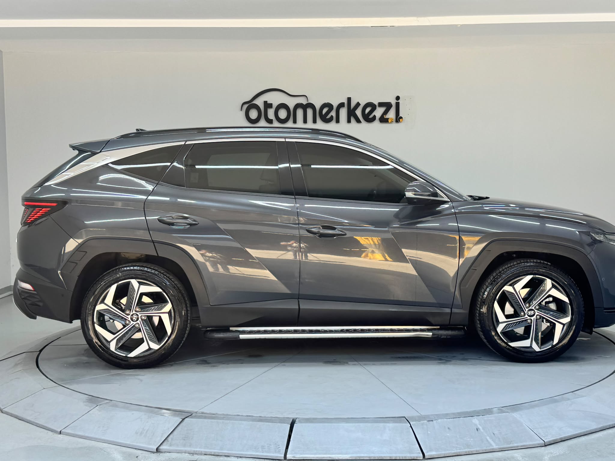 HYUNDAI TUCSON 9